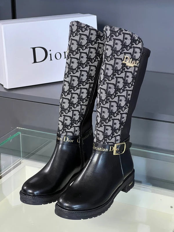 2 ensembles + 1 paire de bottes + 1 sac