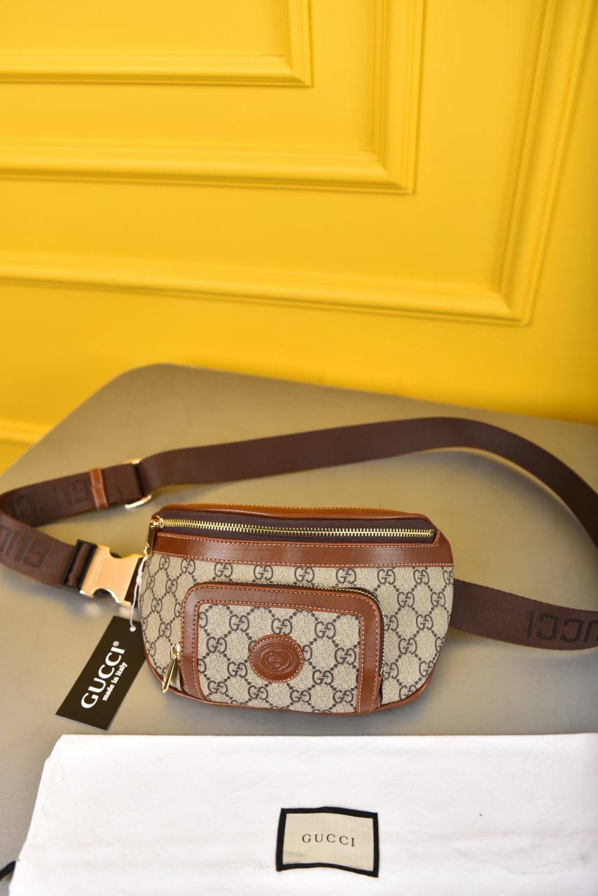 Gürteltasche mit Ineinandergreifendem