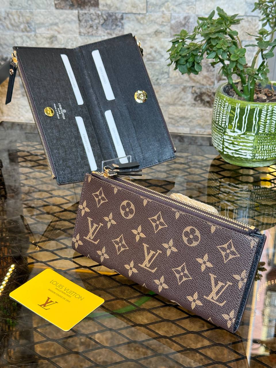 L - Portefeuille Adele en cuir (Noir)