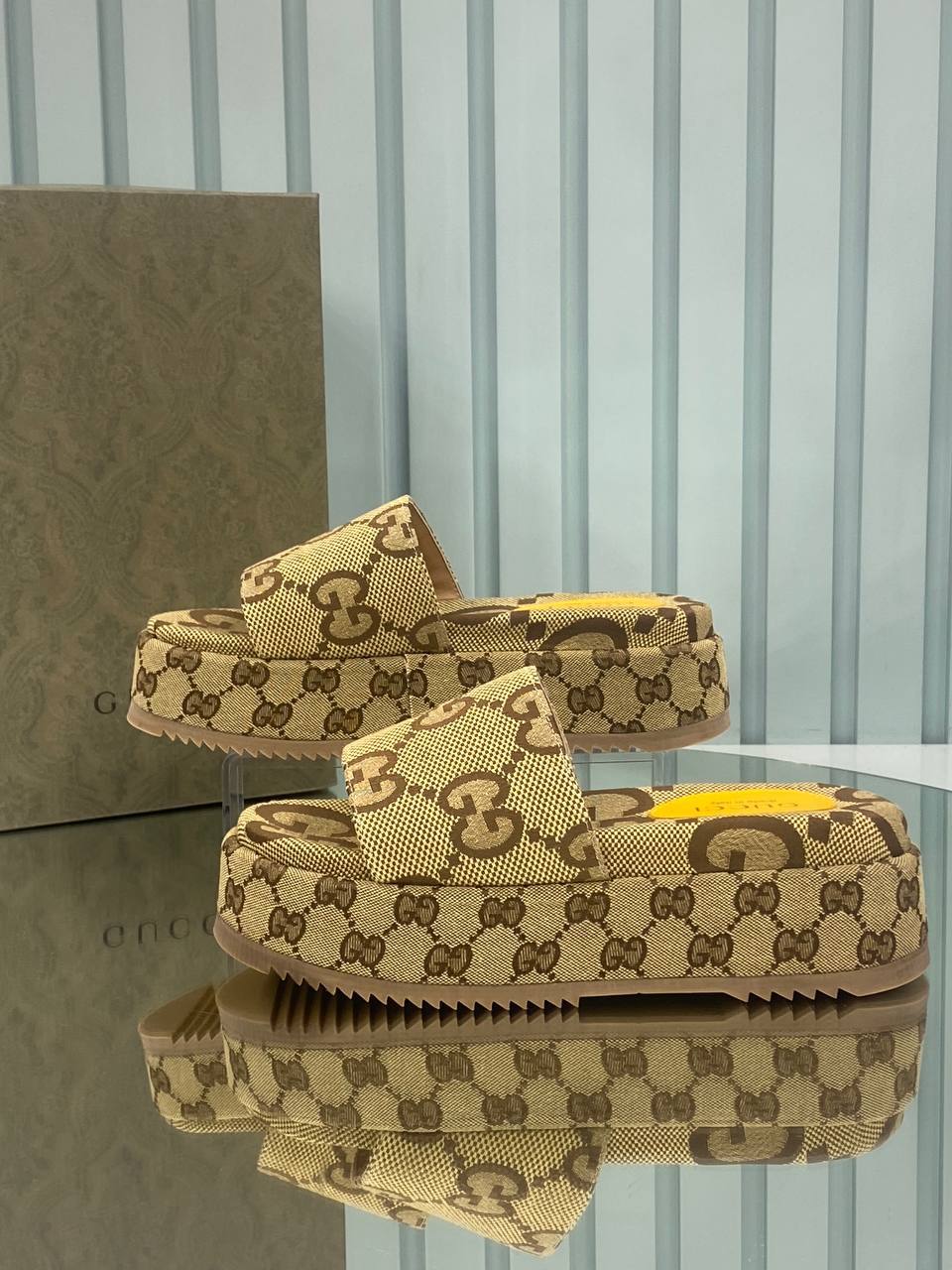 Plateforme à talons compensés GG