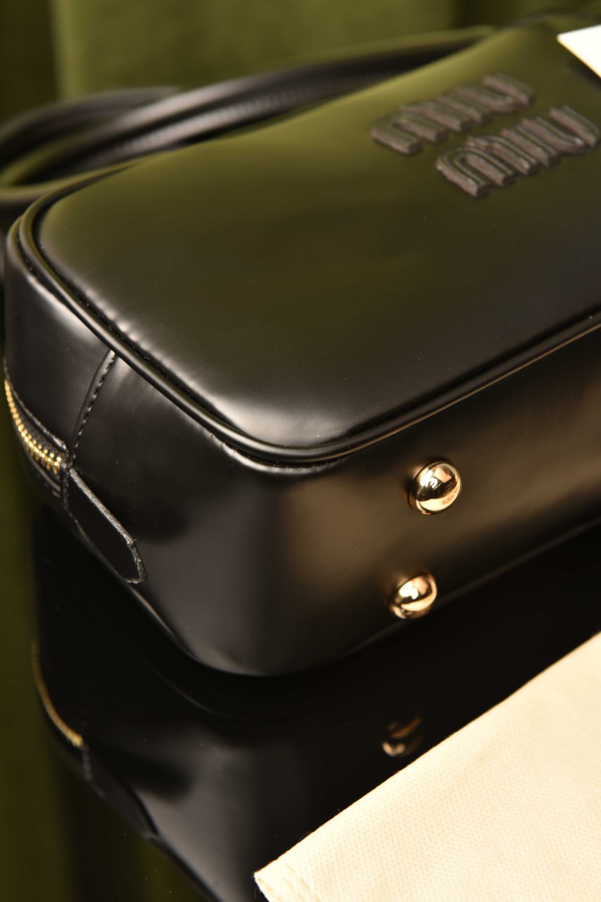 MM - Beuteltasche aus Leder