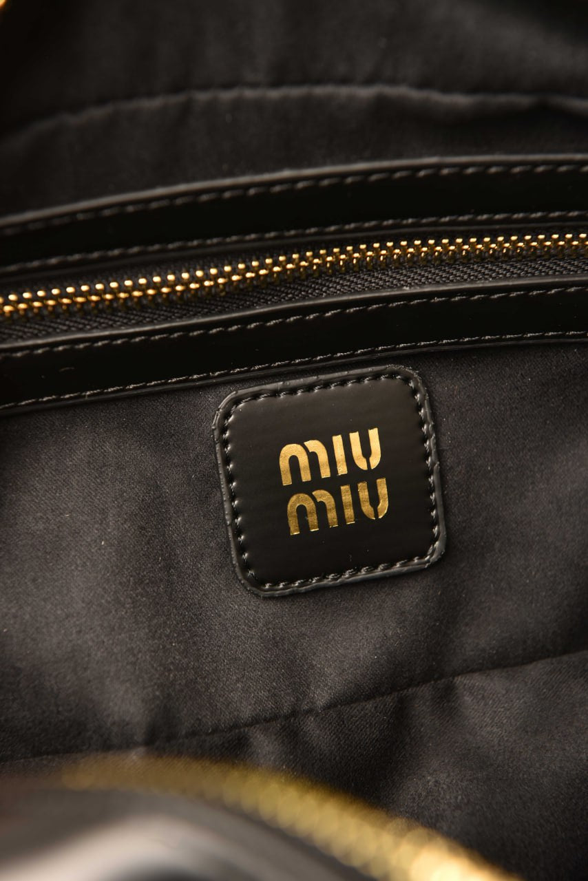 MM - Beuteltasche aus Leder