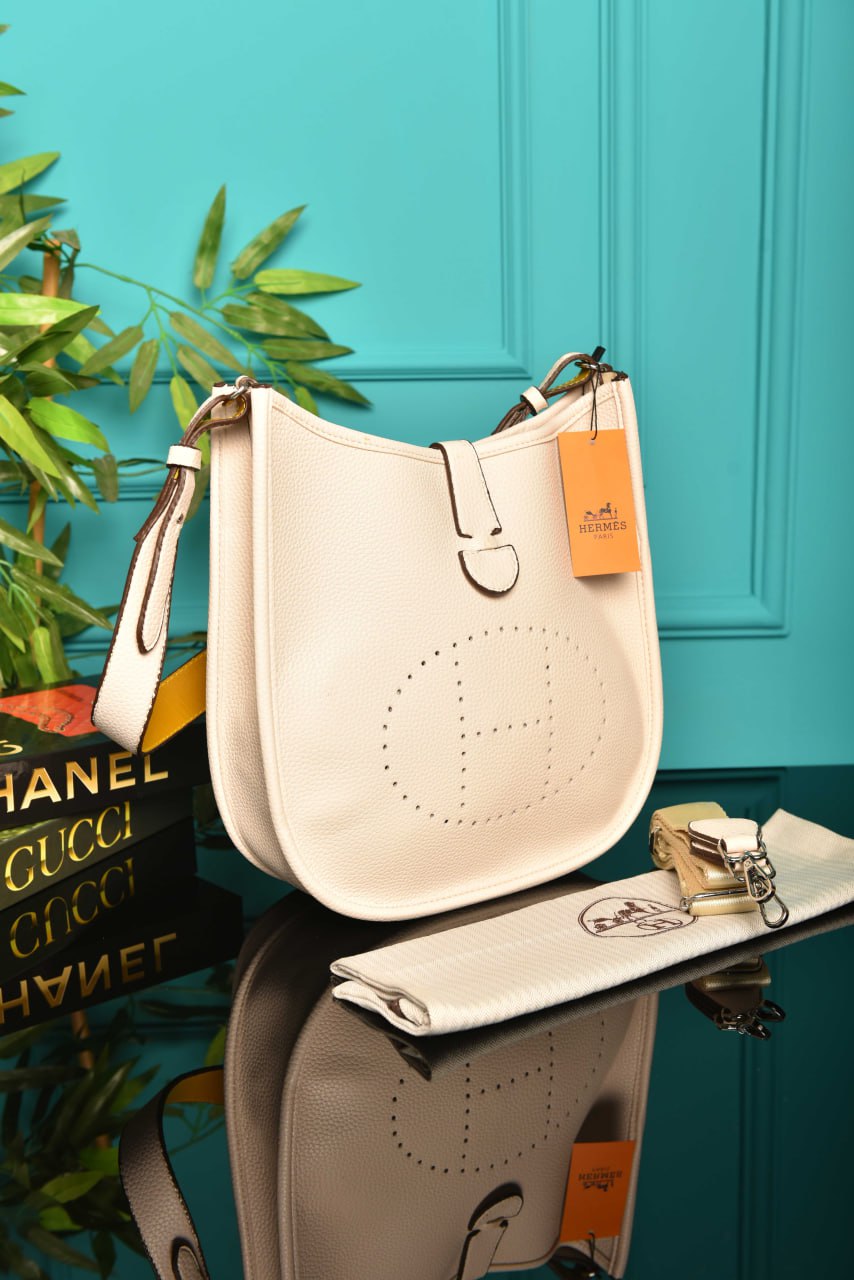 Evelyne Crossbody