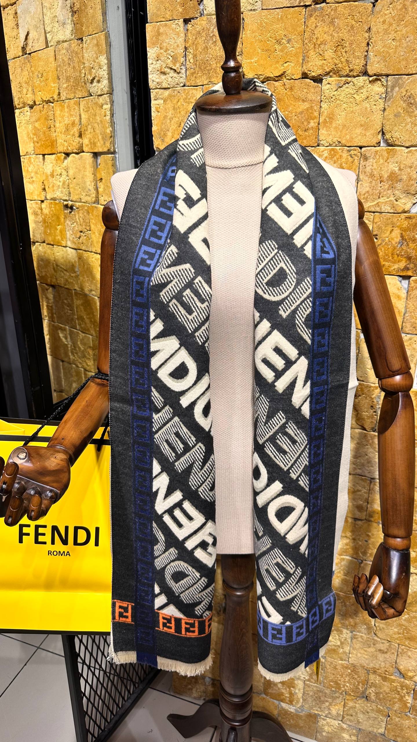 Fnd1 - Scarf & Shawl (Cashmere)