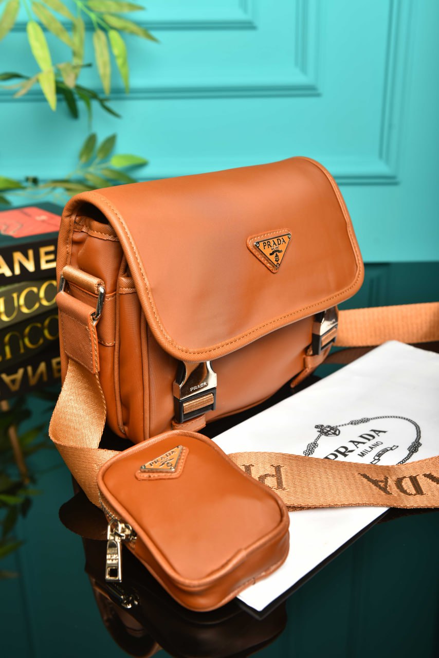 PRD - Tasche aus Nylon und Saffiano-Leder mit Riemen