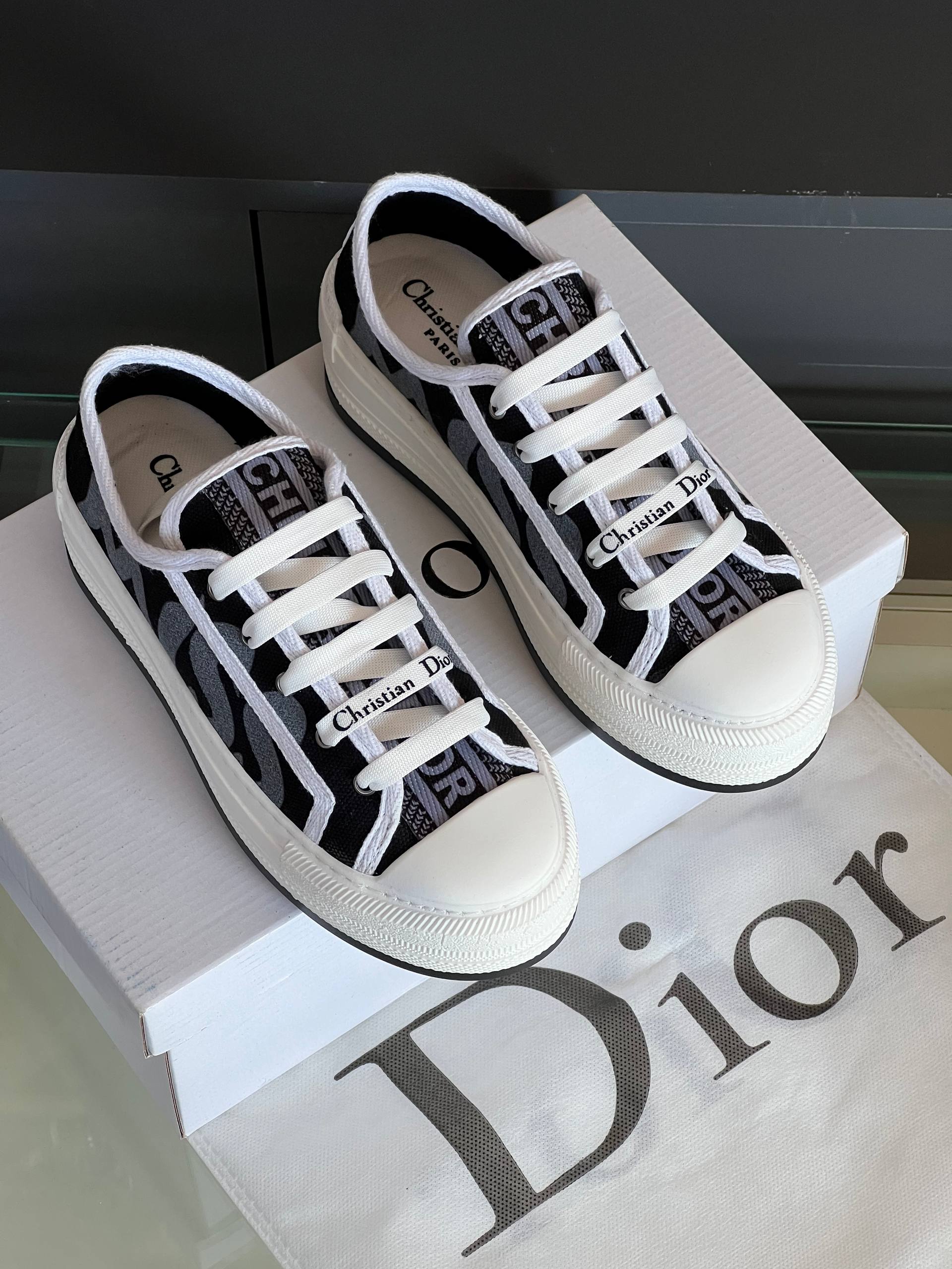 D10r - Chaussures de saison