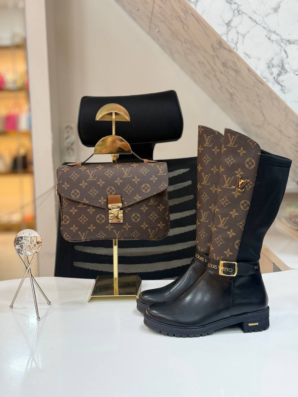 Handtasche und Stiefel