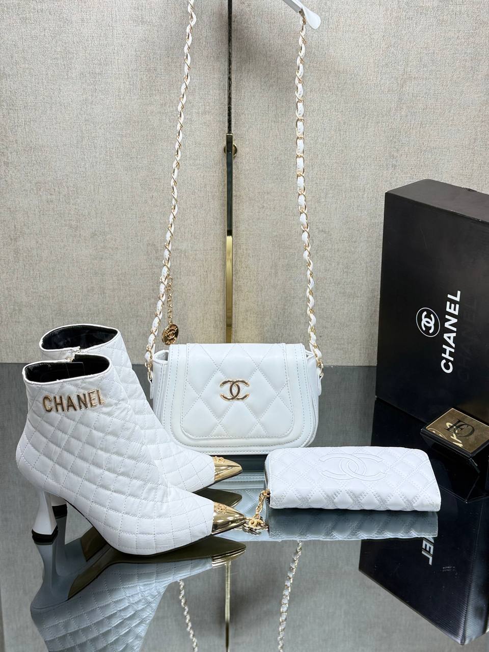 CH - Tasche, Schuhe und Geldbörse