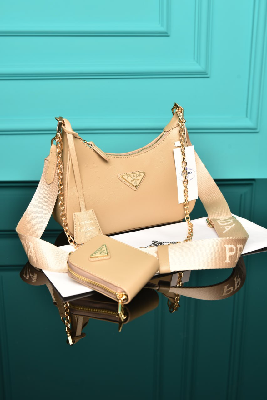 Sac en cuir Saffiano Re-Edition 2005