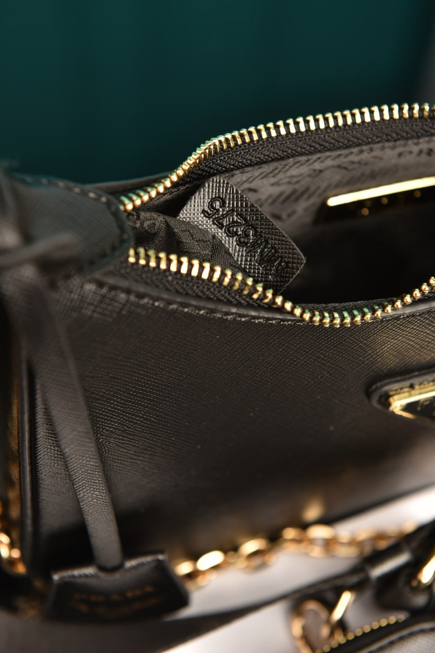 Re-Edition 2005 Saffiano-Lederhandtasche
