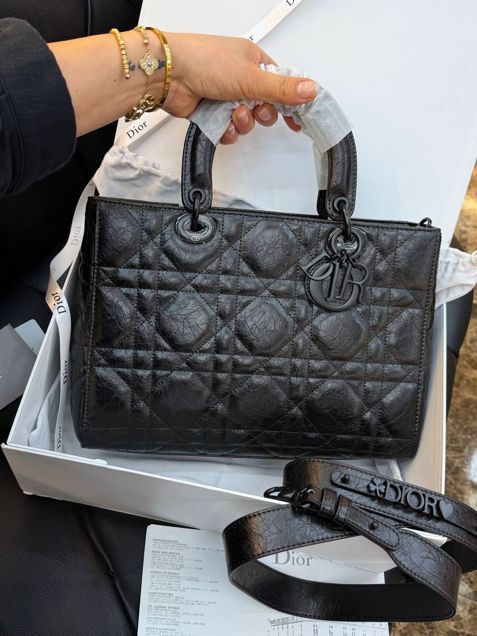 Schwarze Damenhandtasche - (Video)