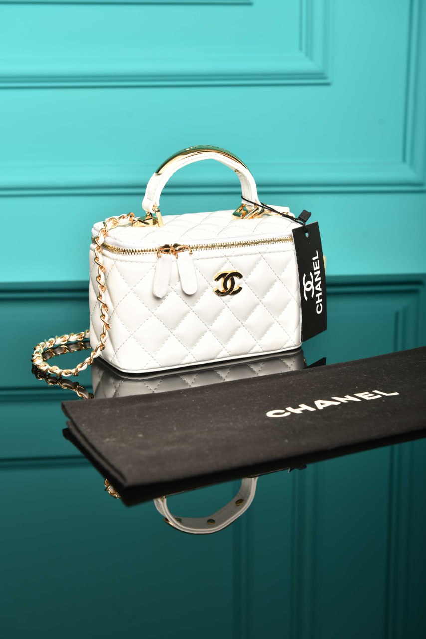 CH - Quilted Small Lambskin Vanity Case