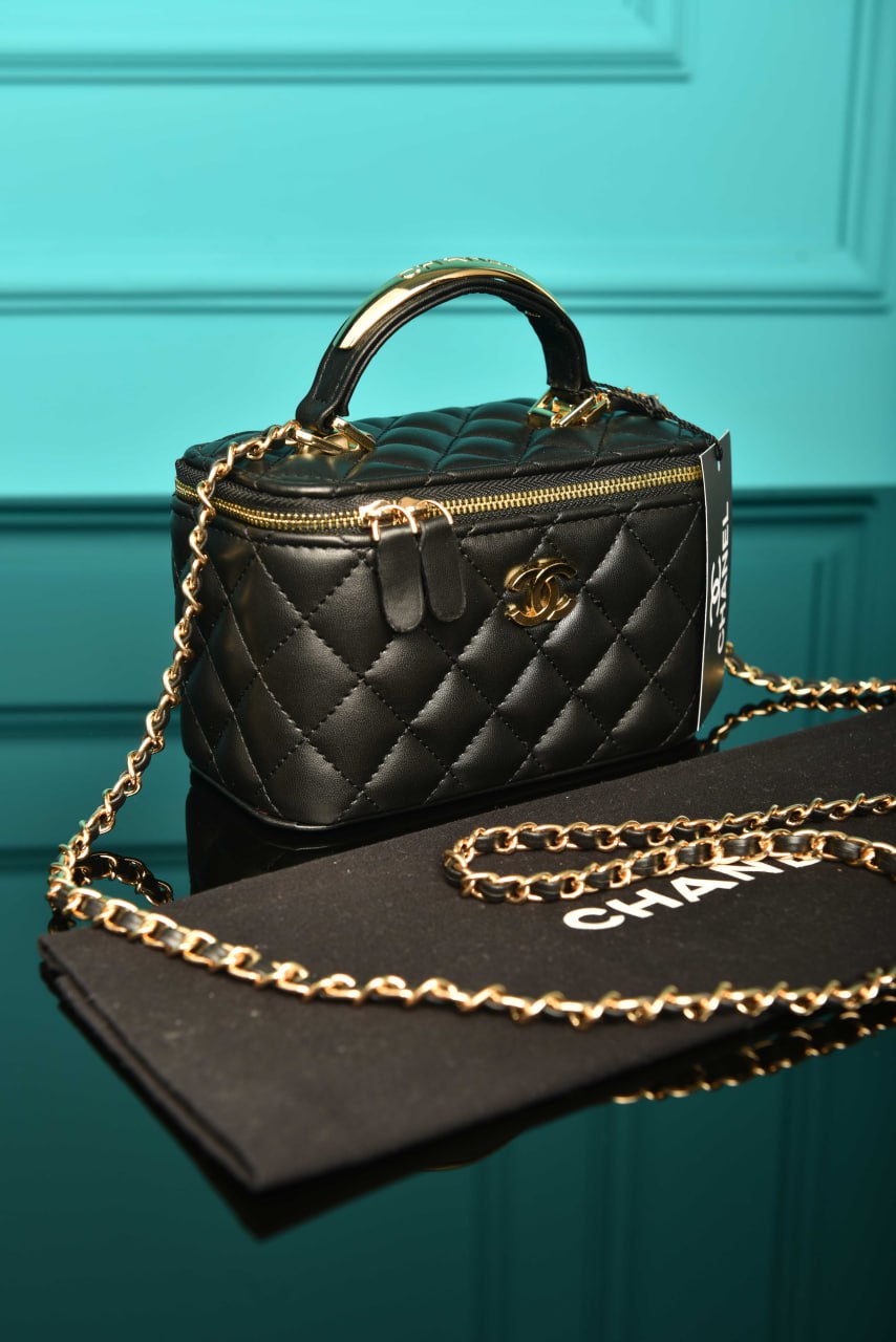 CH - Quilted Small Lambskin Vanity Case