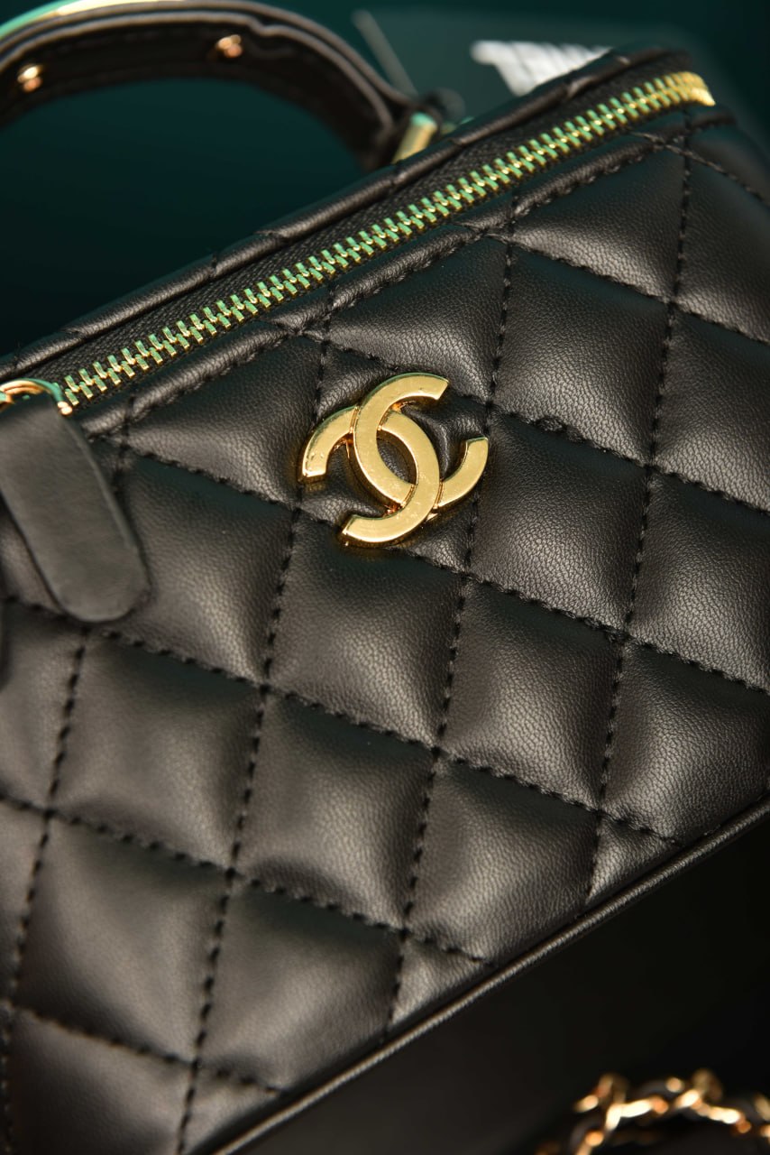 CH - Quilted Small Lambskin Vanity Case
