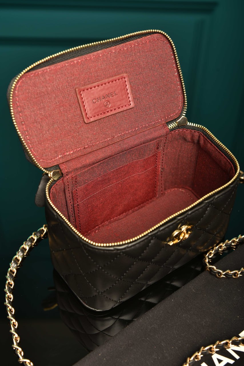 CH - Quilted Small Lambskin Vanity Case