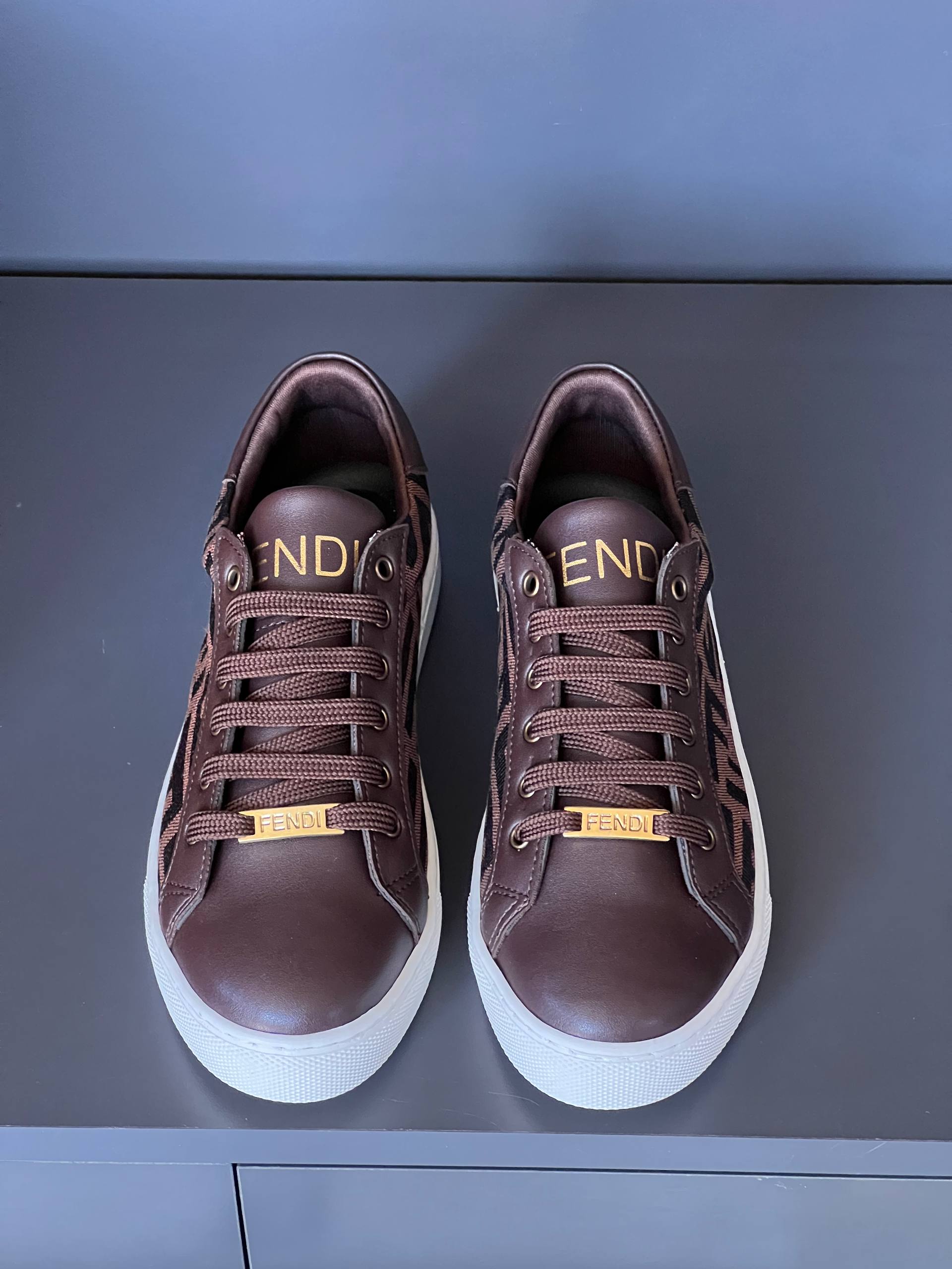 F- Chaussures