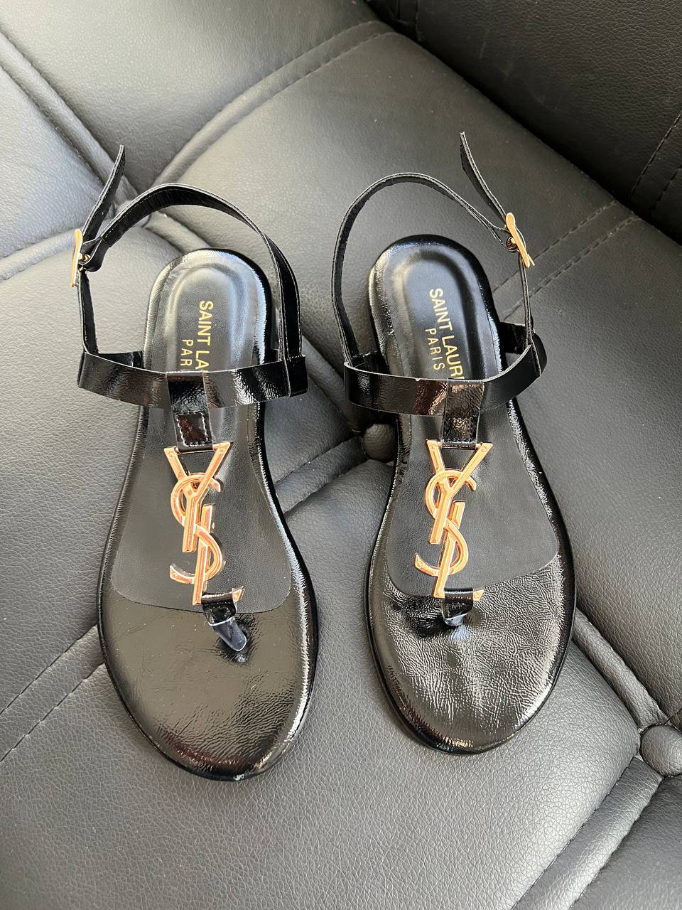 'Y Sandals