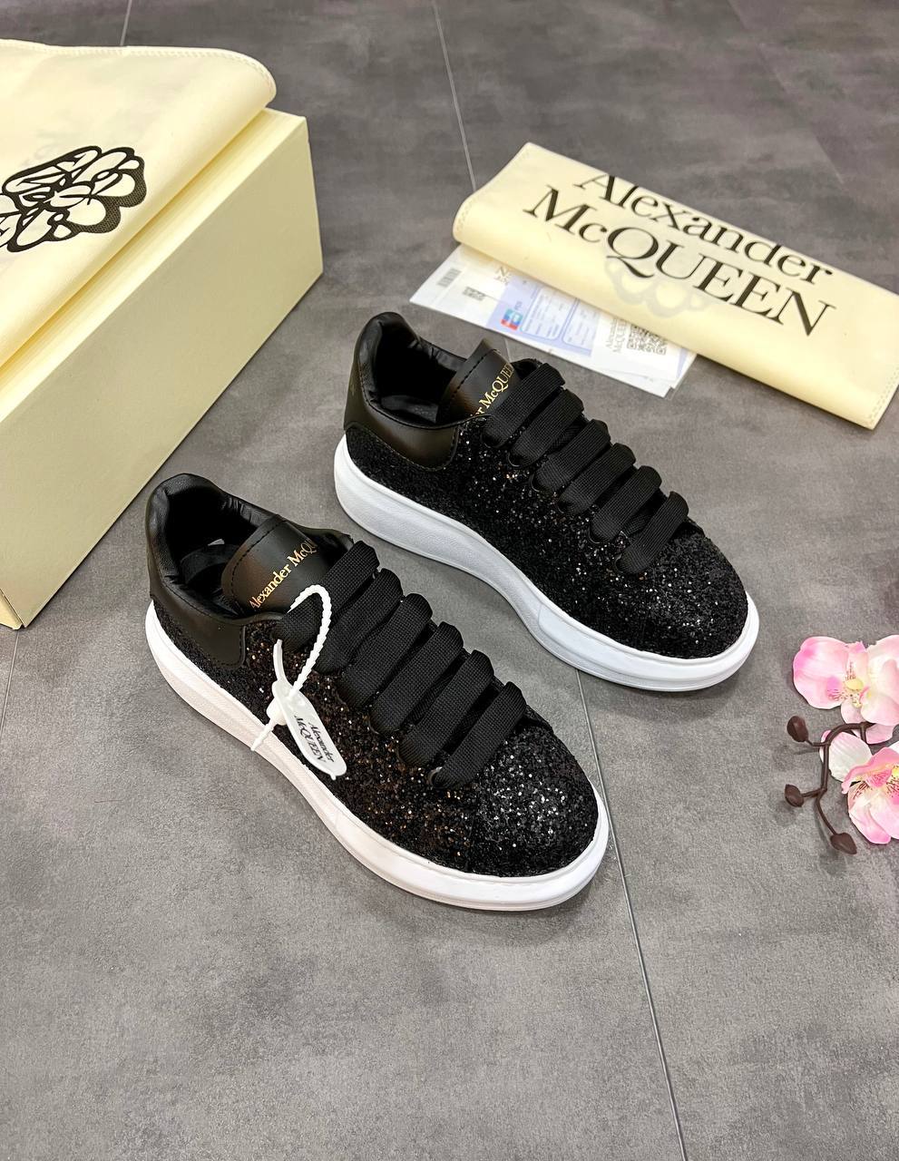 A. McQeen Schuhe