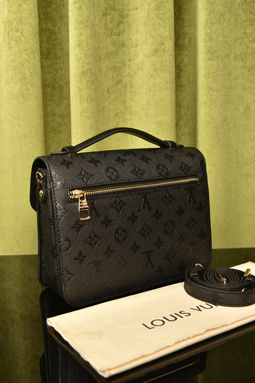 Metis Pochette Schwarz
