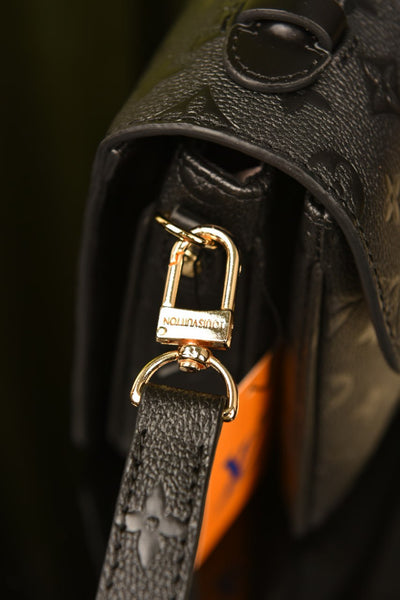 Metis Pochette Schwarz
