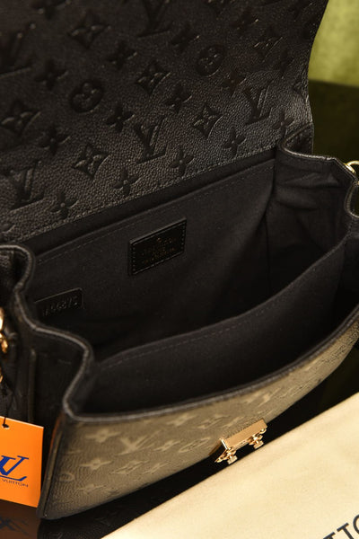Metis Pochette Schwarz
