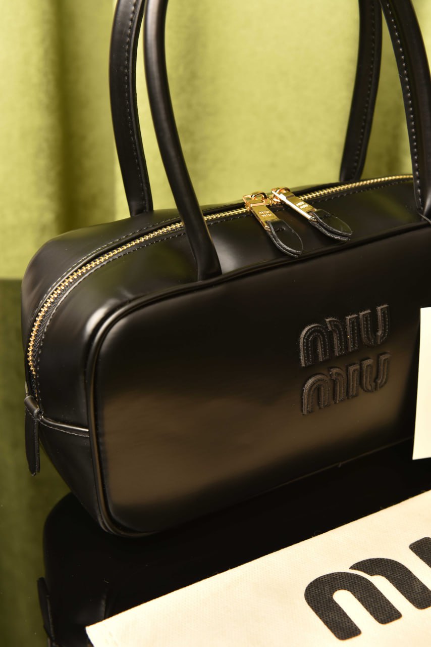 MM - Beuteltasche aus Leder
