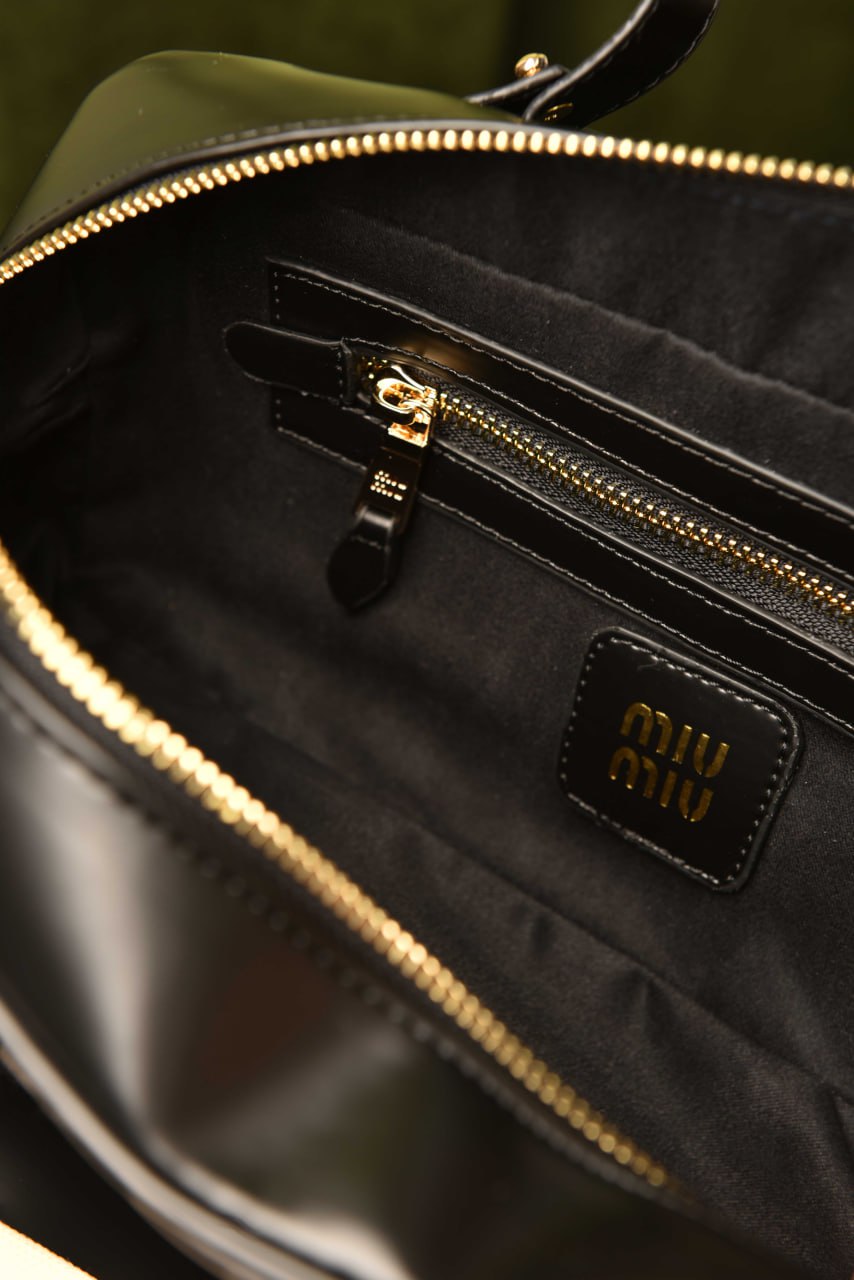 MM - Beuteltasche aus Leder