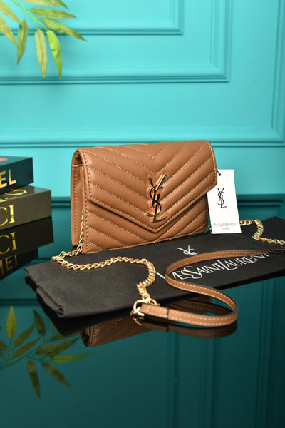 Portefeuille Cassandre en cuir avec chaîne