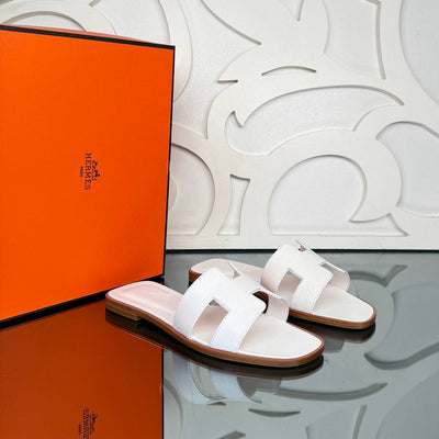 Oran Slippers (White)