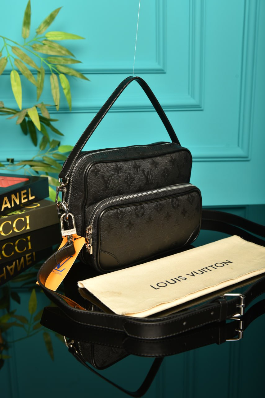 Nil Crossbody