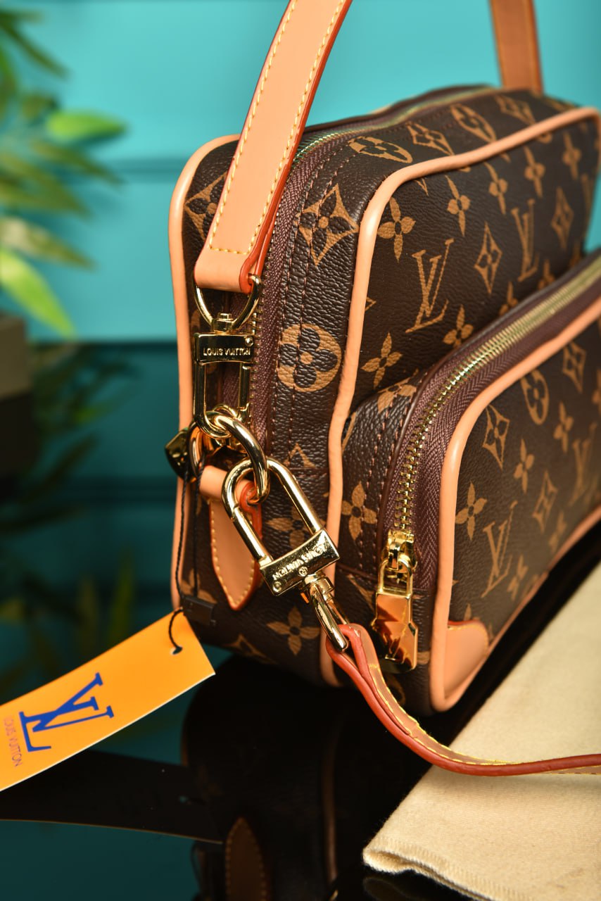 Nil Crossbody