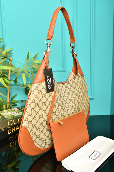 B Große Schultertasche
