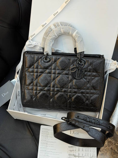 Schwarze Damenhandtasche - (Video)