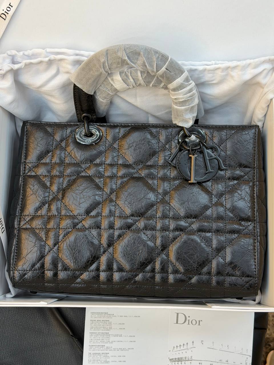 Schwarze Damenhandtasche - (Video)