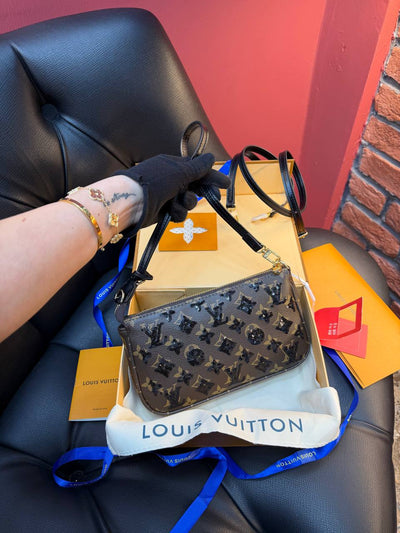 Pochette Accessoires – (Video)