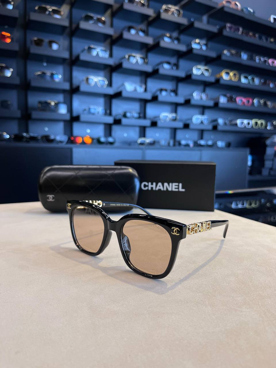 CH  - Sonnenbrille
