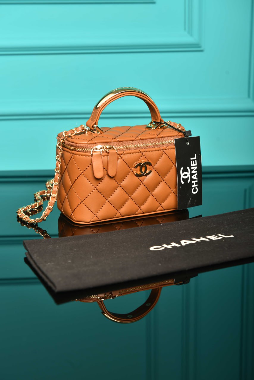 CH - Quilted Small Lambskin Vanity Case