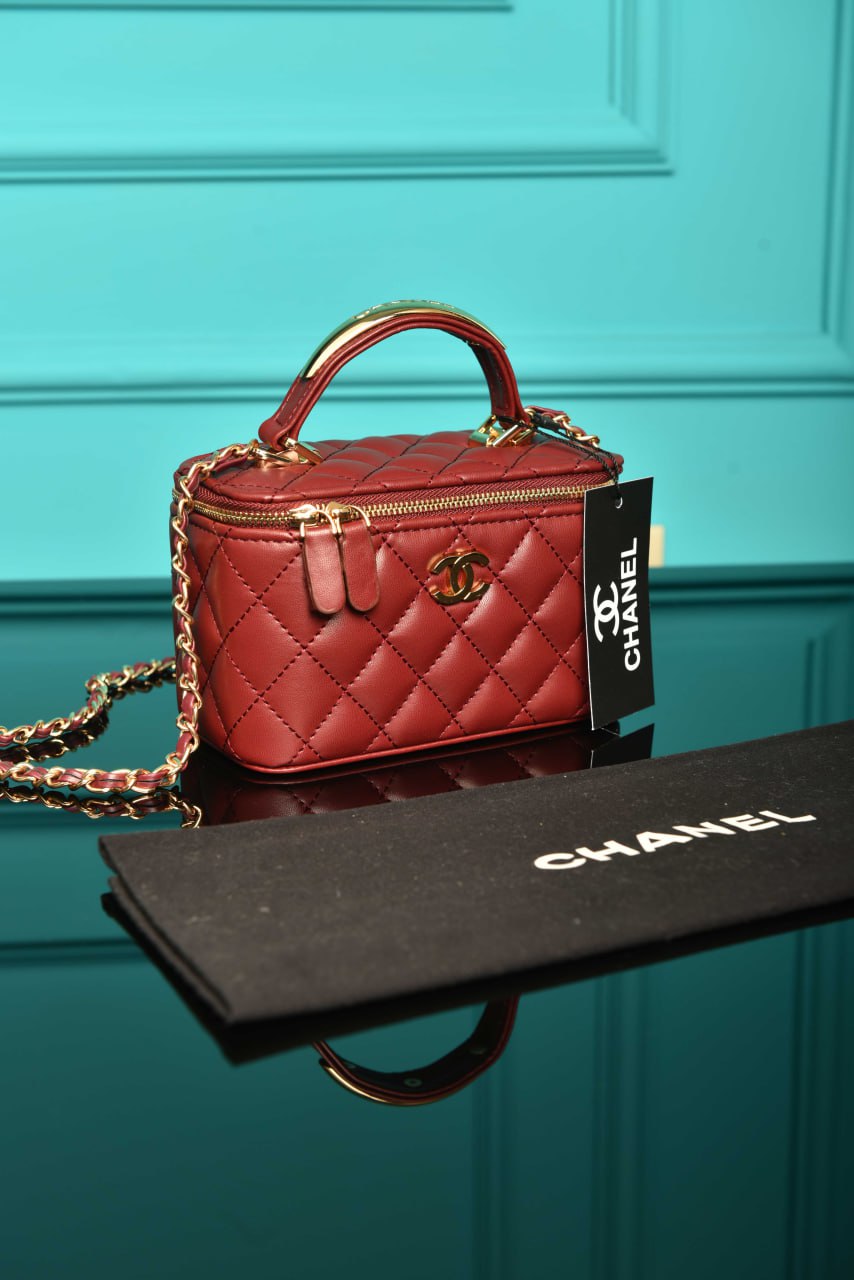 CH - Quilted Small Lambskin Vanity Case