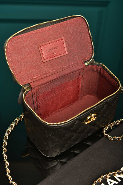CH - Quilted Small Lambskin Vanity Case