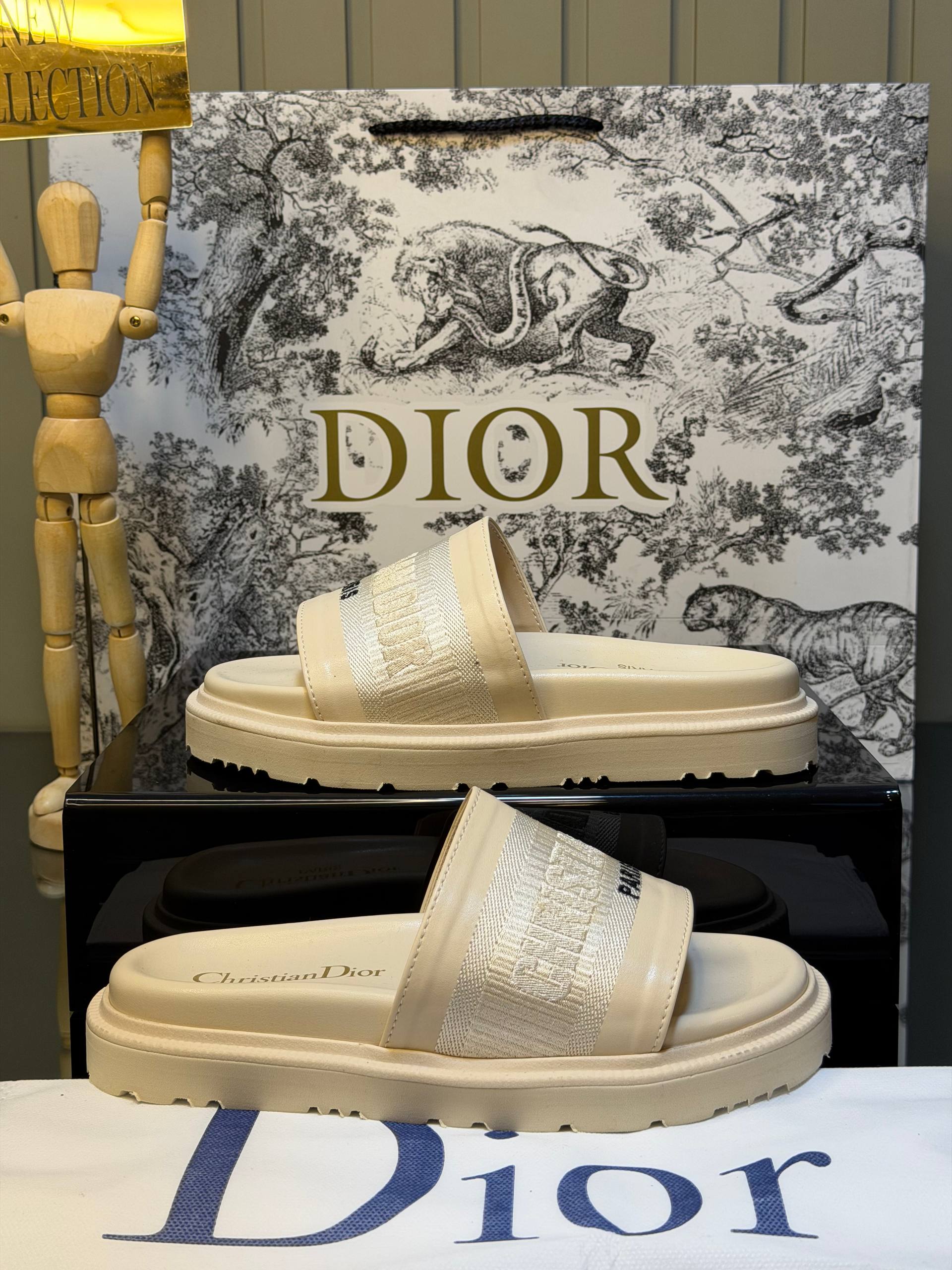 CD - Slipper