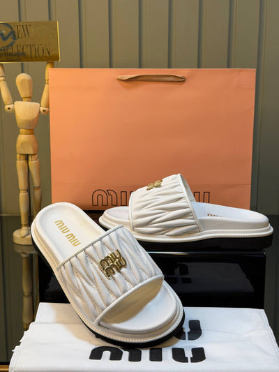 MM Wander Bag and Slipper