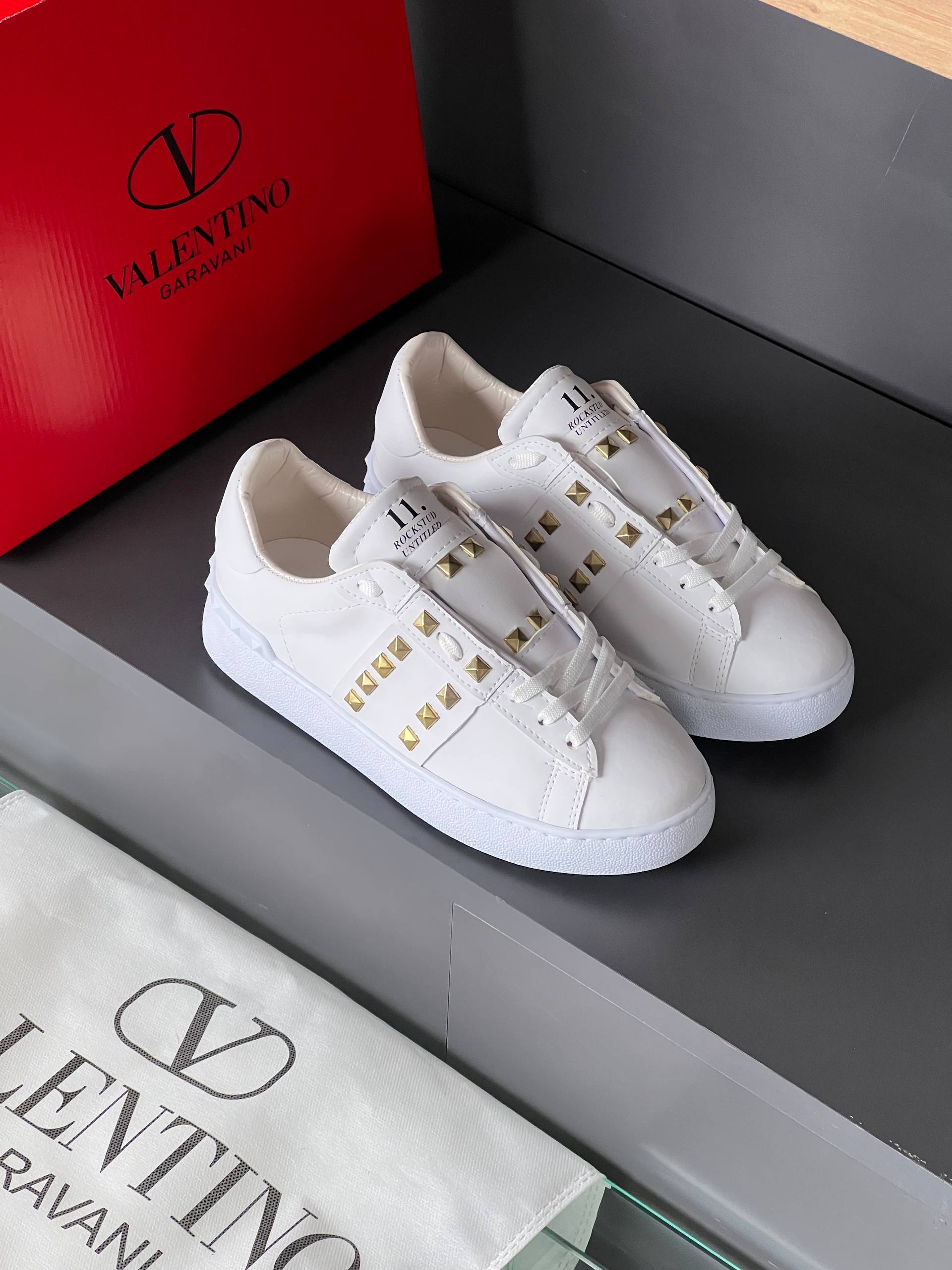 V - Shoes