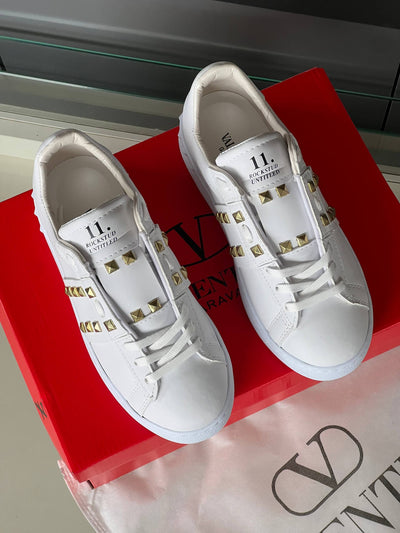 V - Shoes