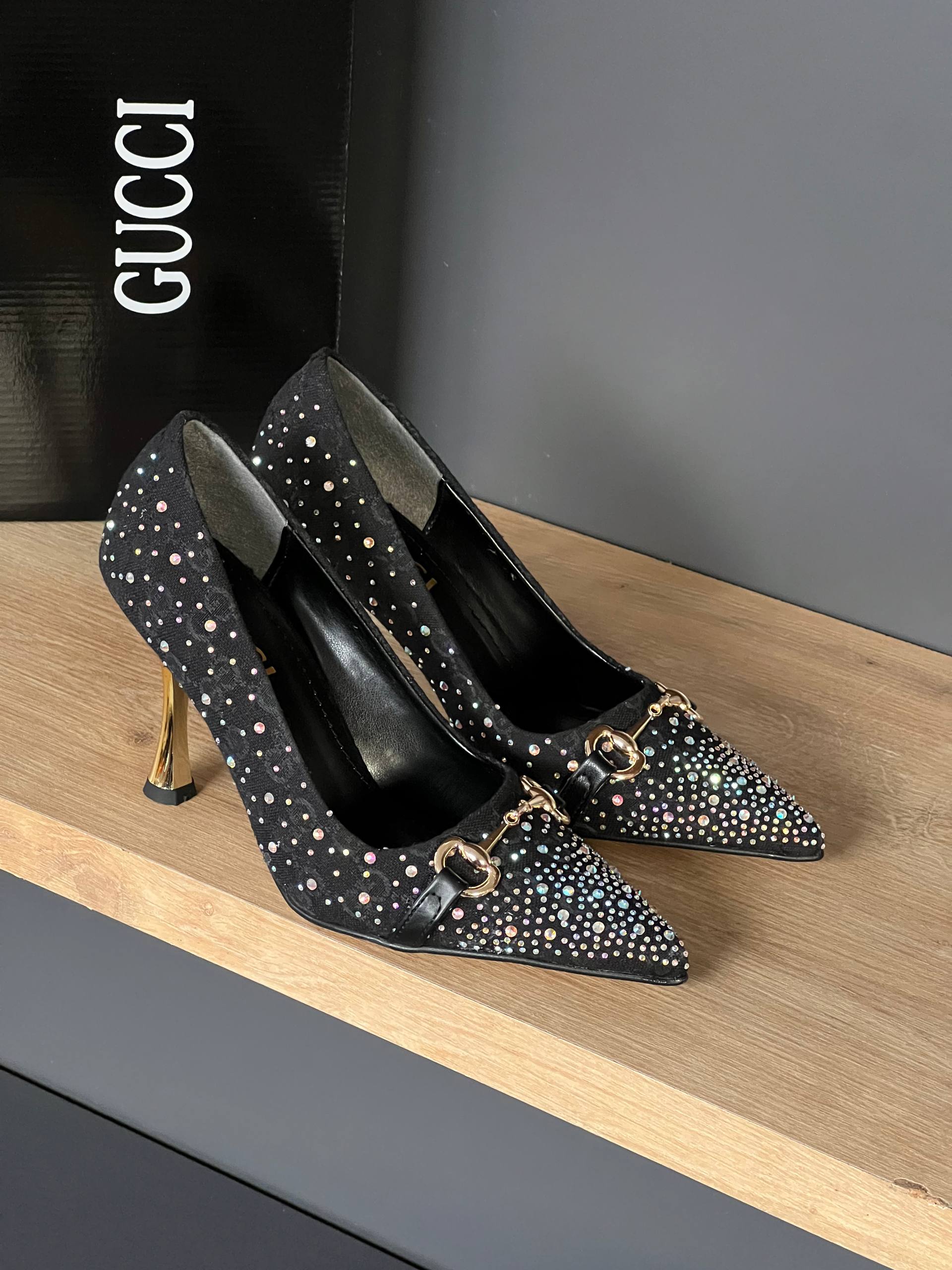 G - Heel