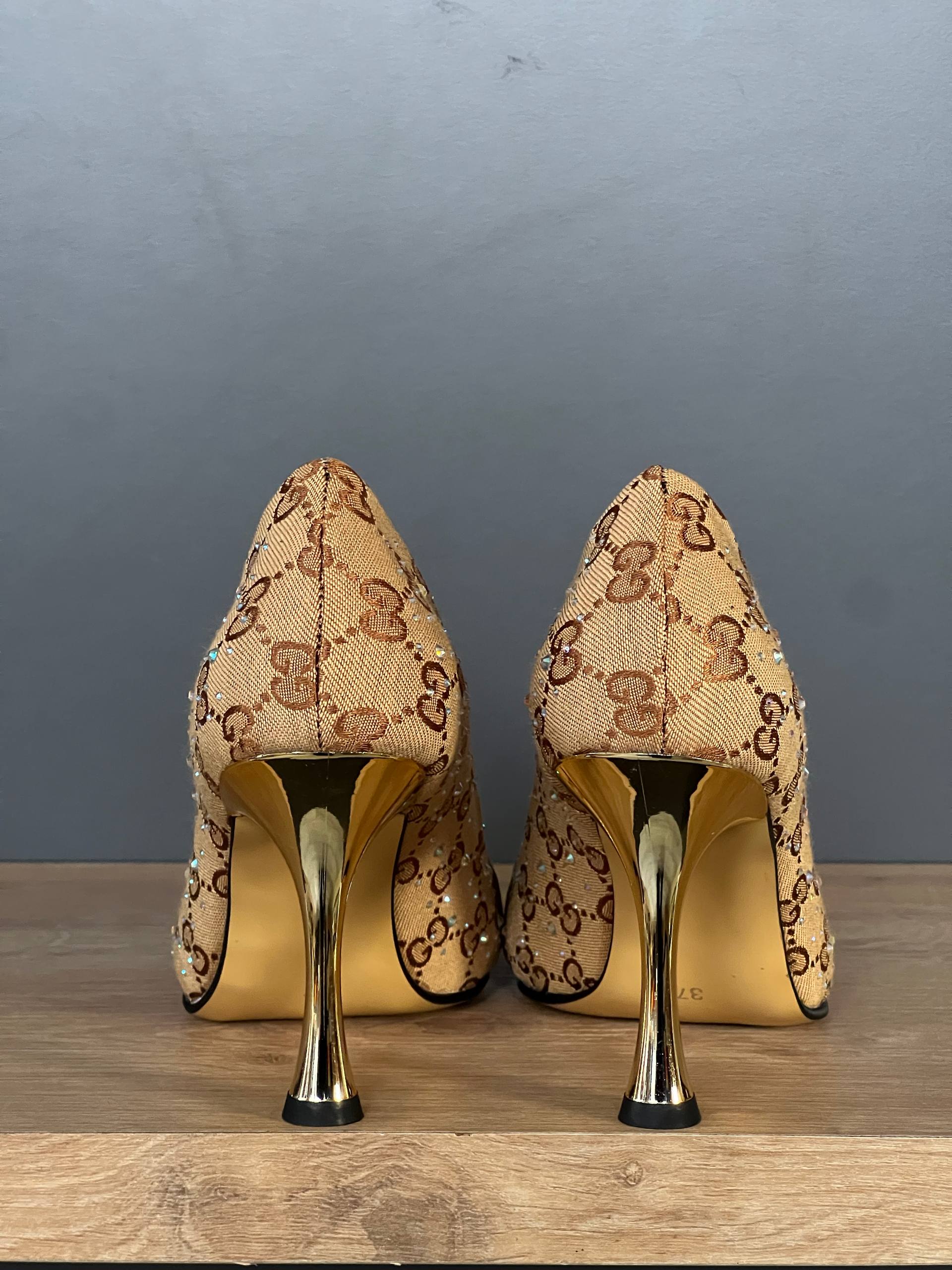 G - Heel