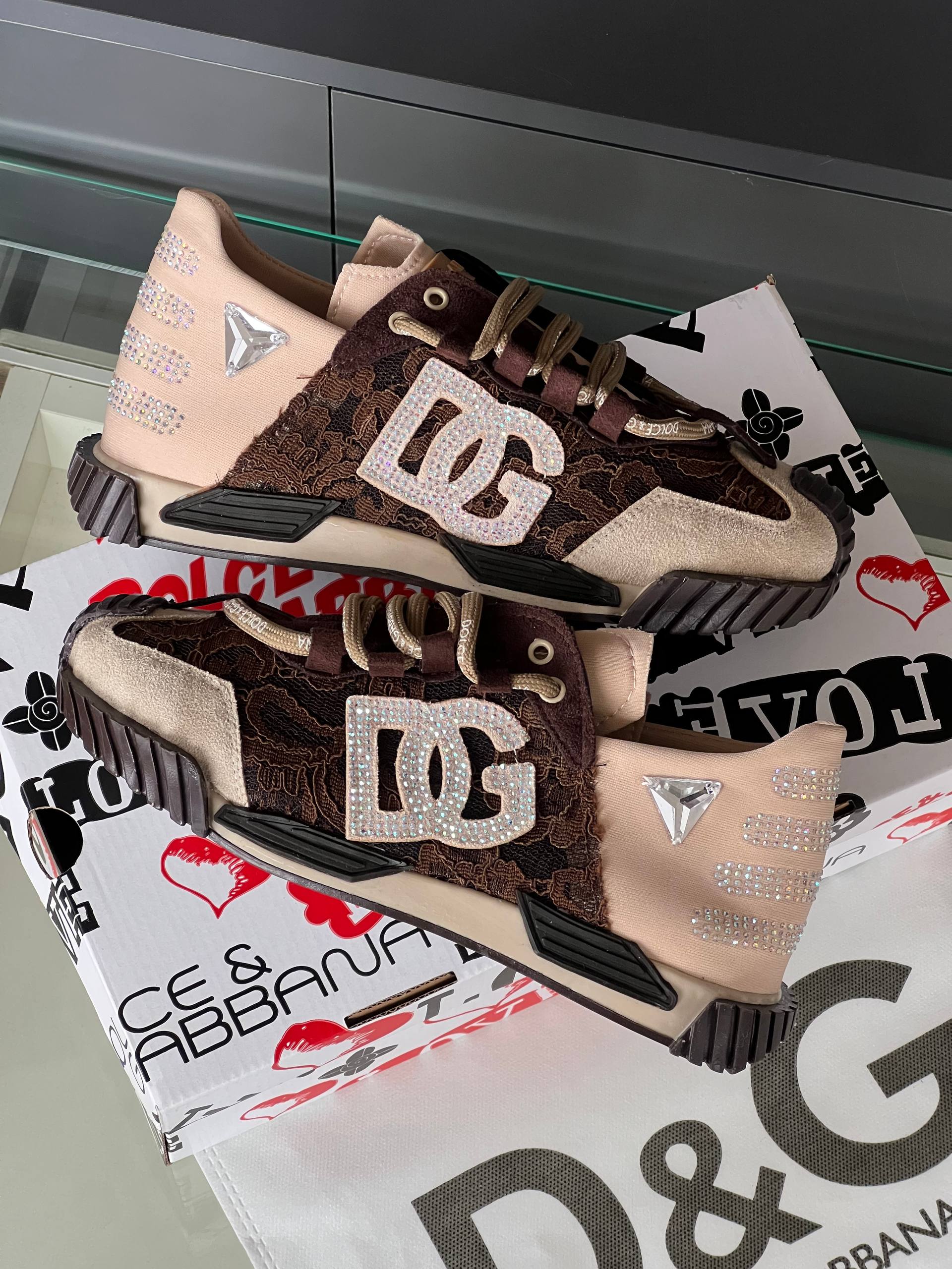 D -Shoes