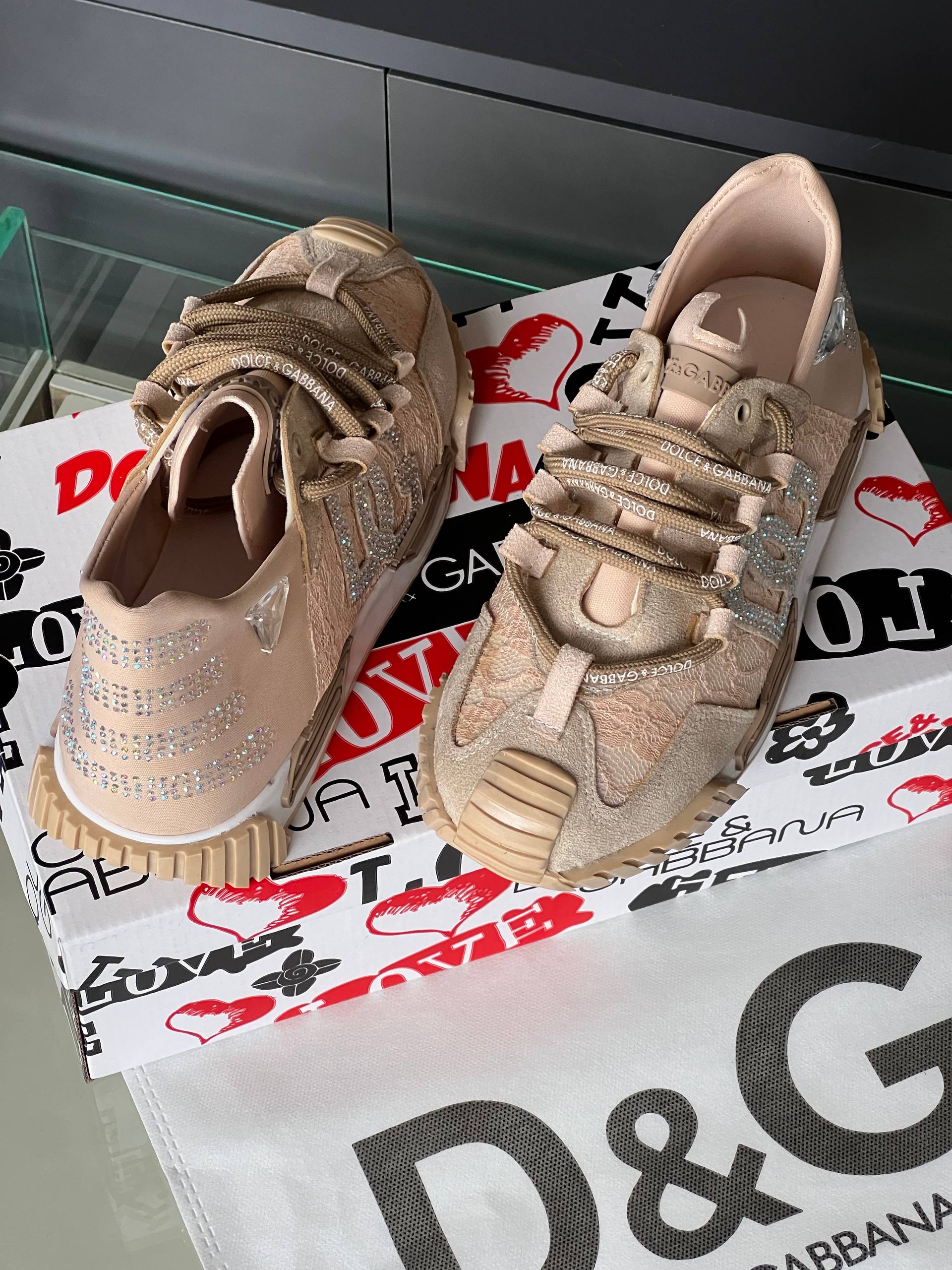 D -Shoes