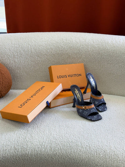 L- HEEL SLIDES