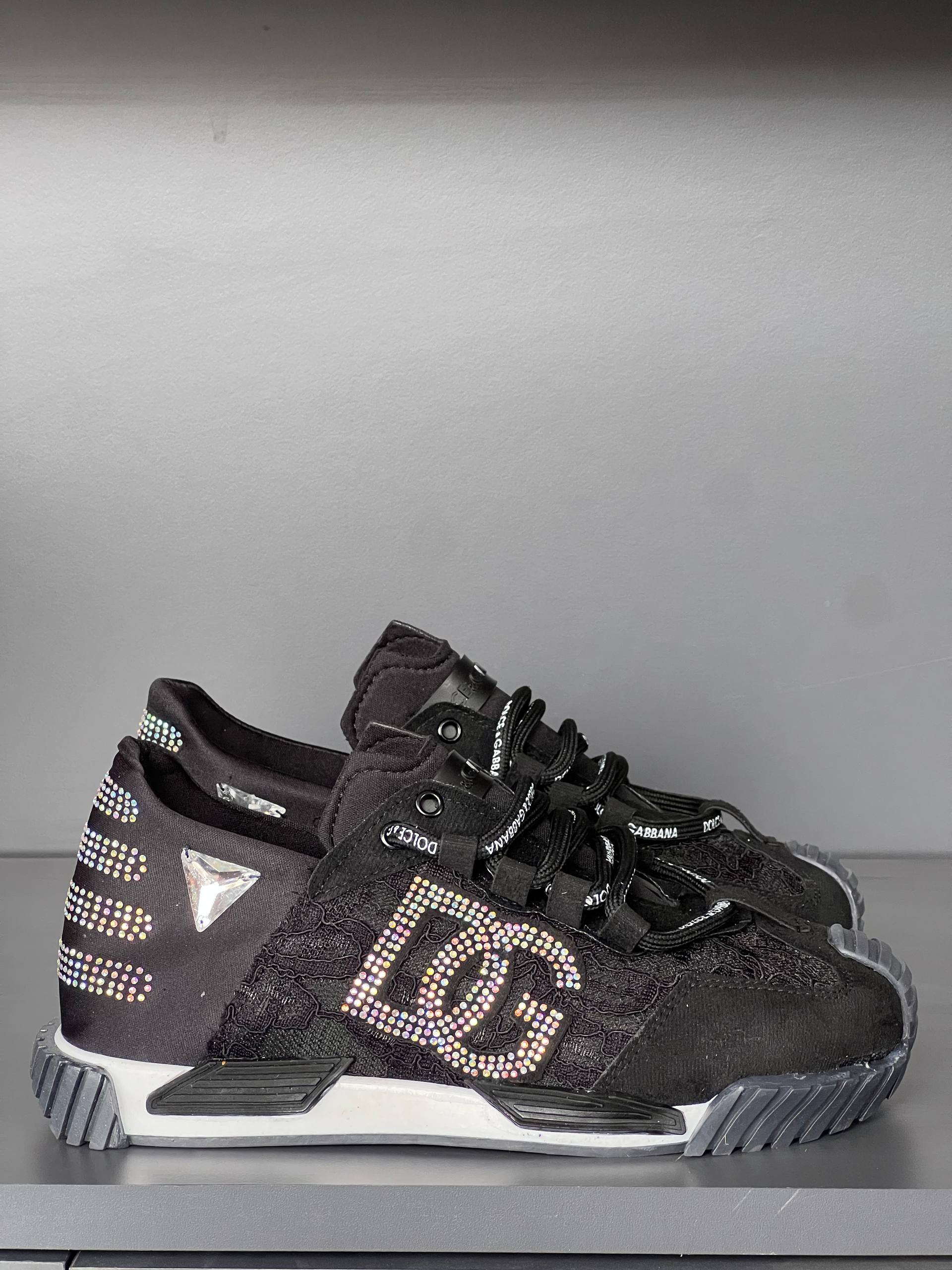 D - Shoes