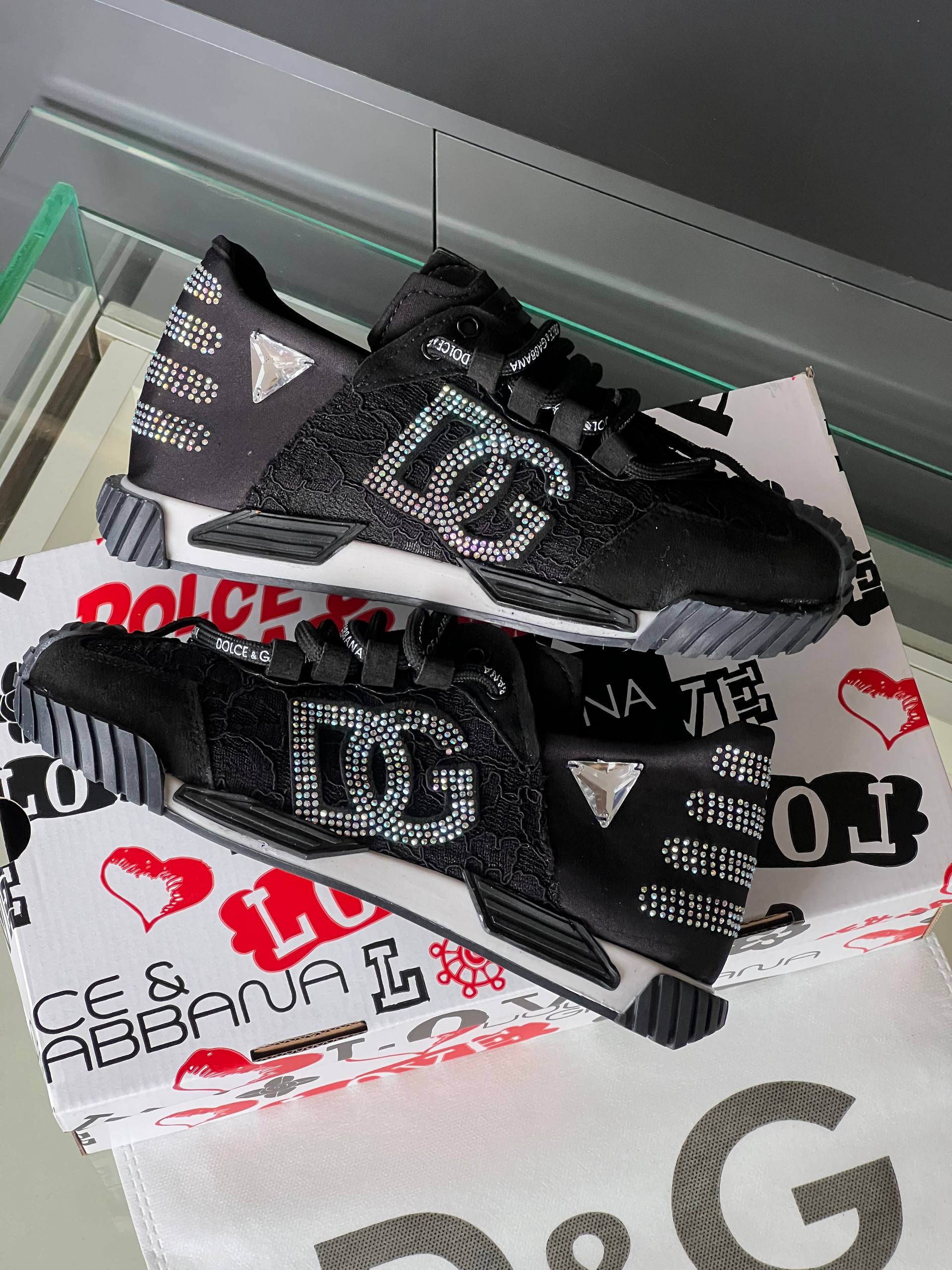 D - Shoes